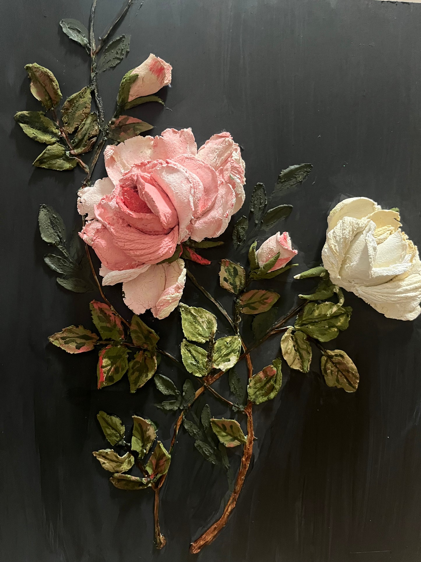Roses in bloom - Handcrafted sculpture painting for your home